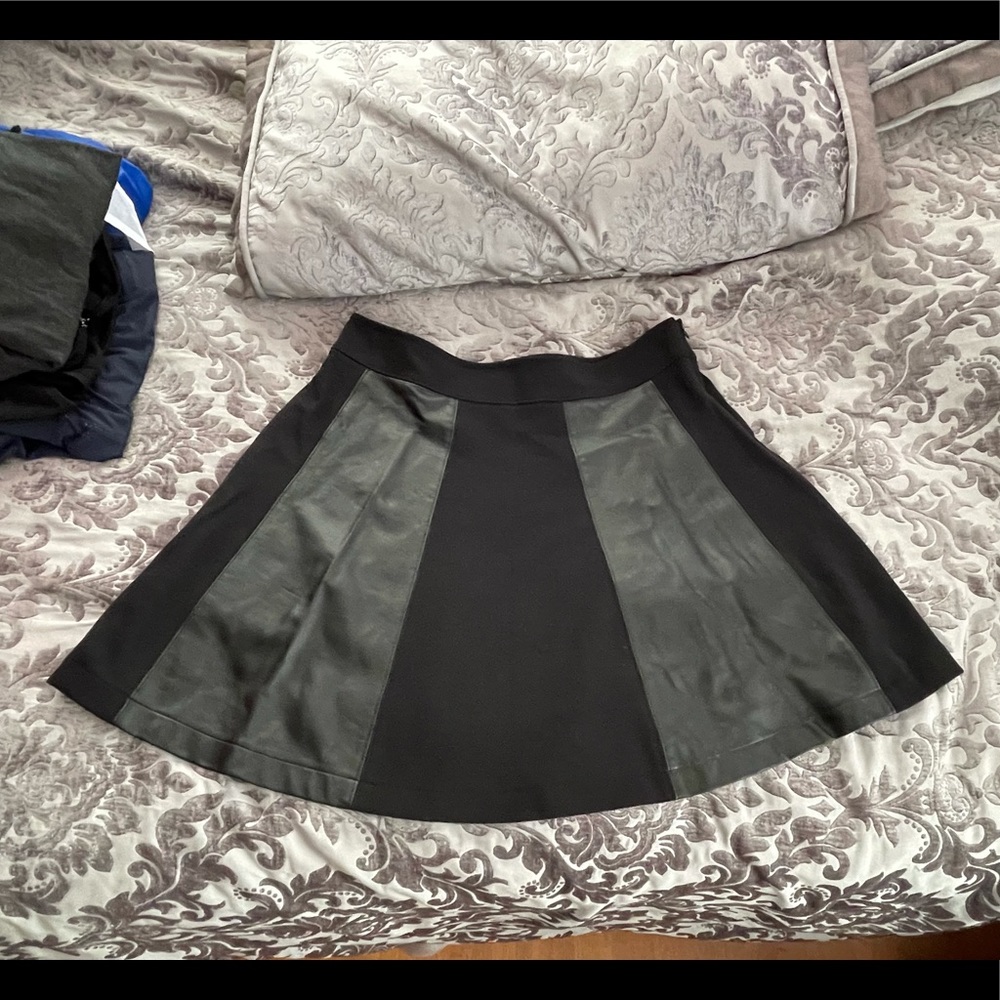 Barely Worn Stylish & Flattering Michael Kors Ski… - image 1